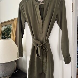 Banana republic Elegant Olive Green Long Sleeve Dress size 2